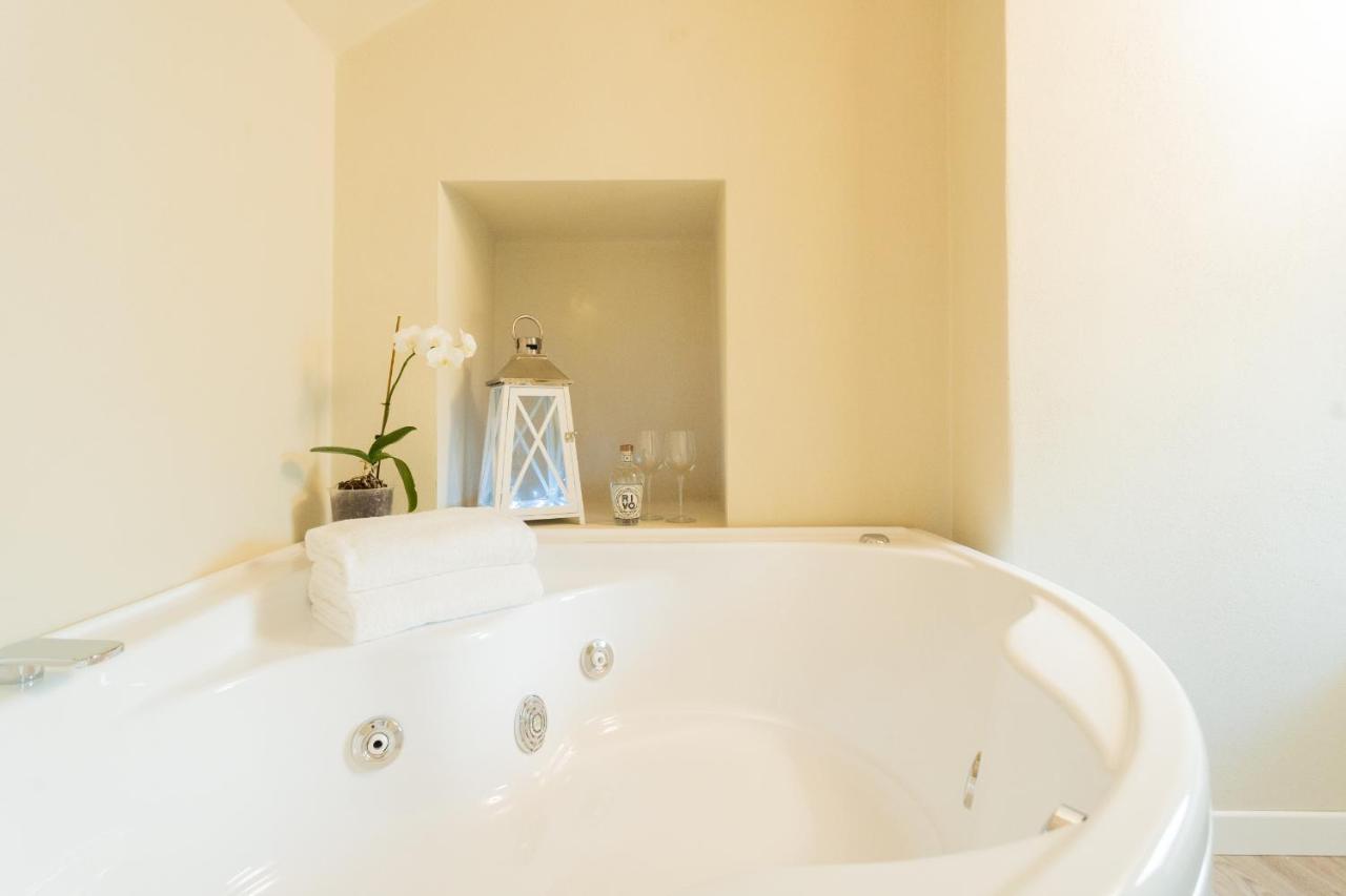 Romantic Escape City Centre With Jacuzzi & Parking By Rent All Como Luaran gambar